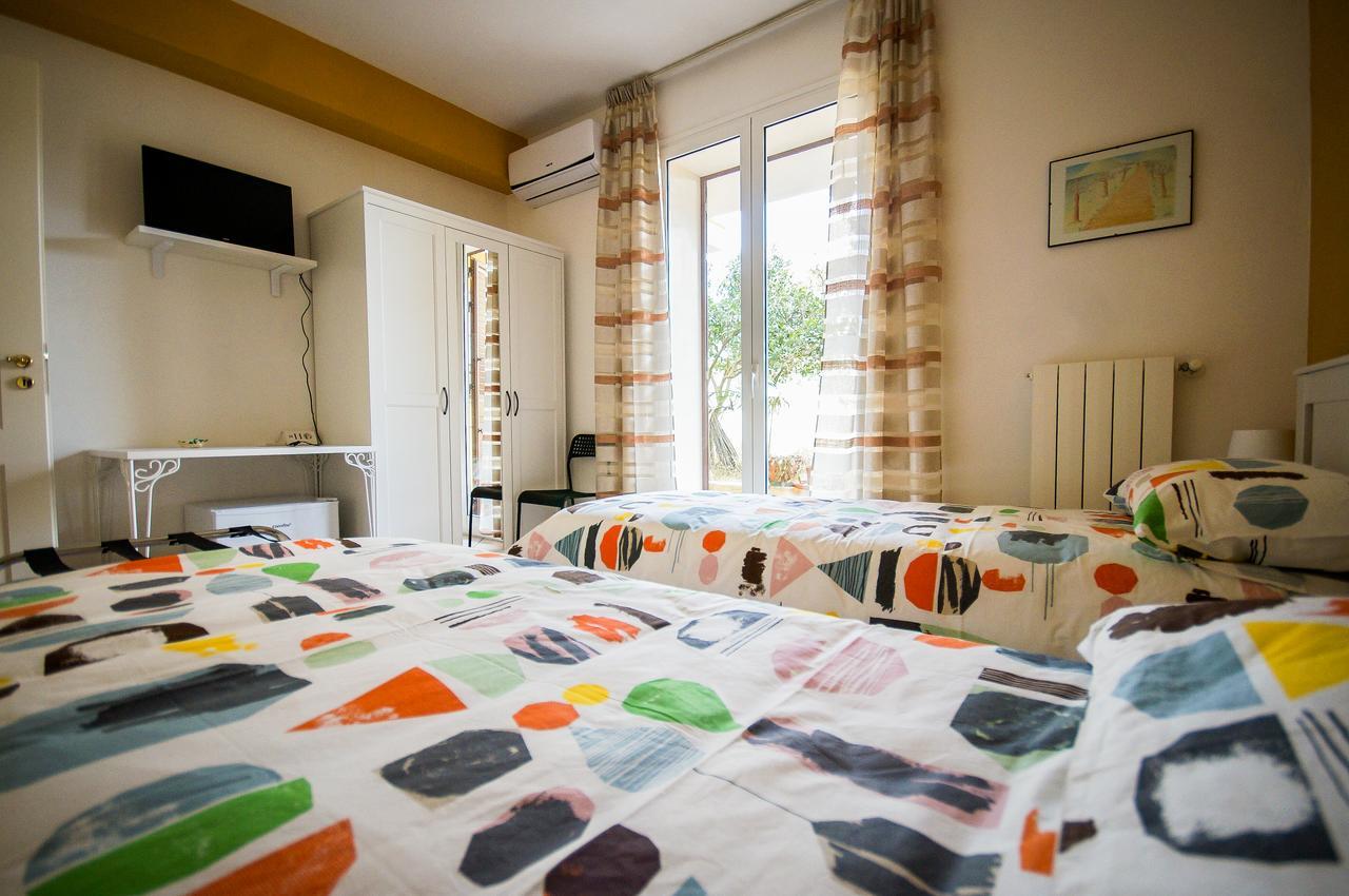Bed and Breakfast Beb Brusce' Franco E Tina Ragusa Exterior foto